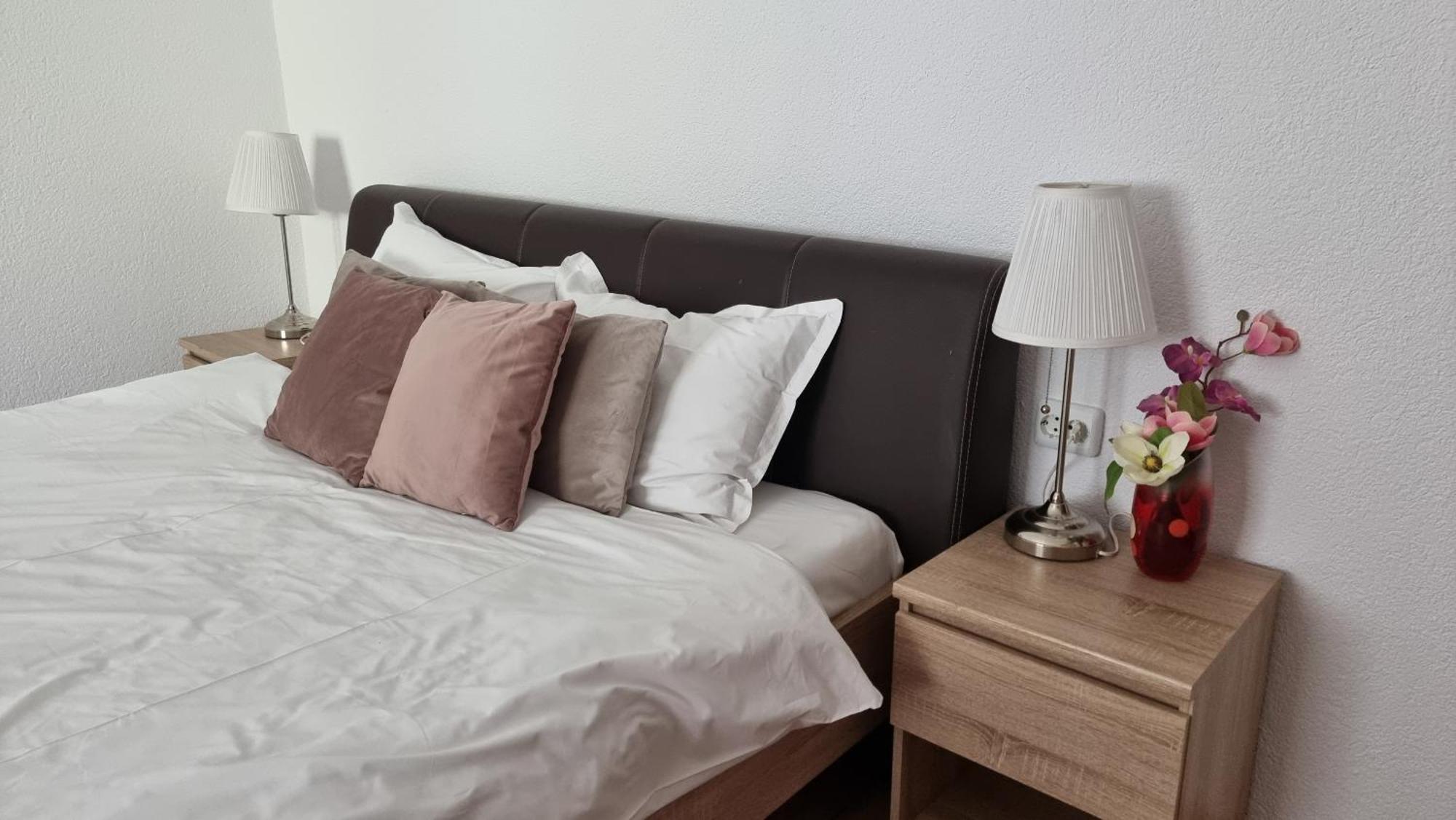 Salt Orchid Apartments Turda Habitación foto