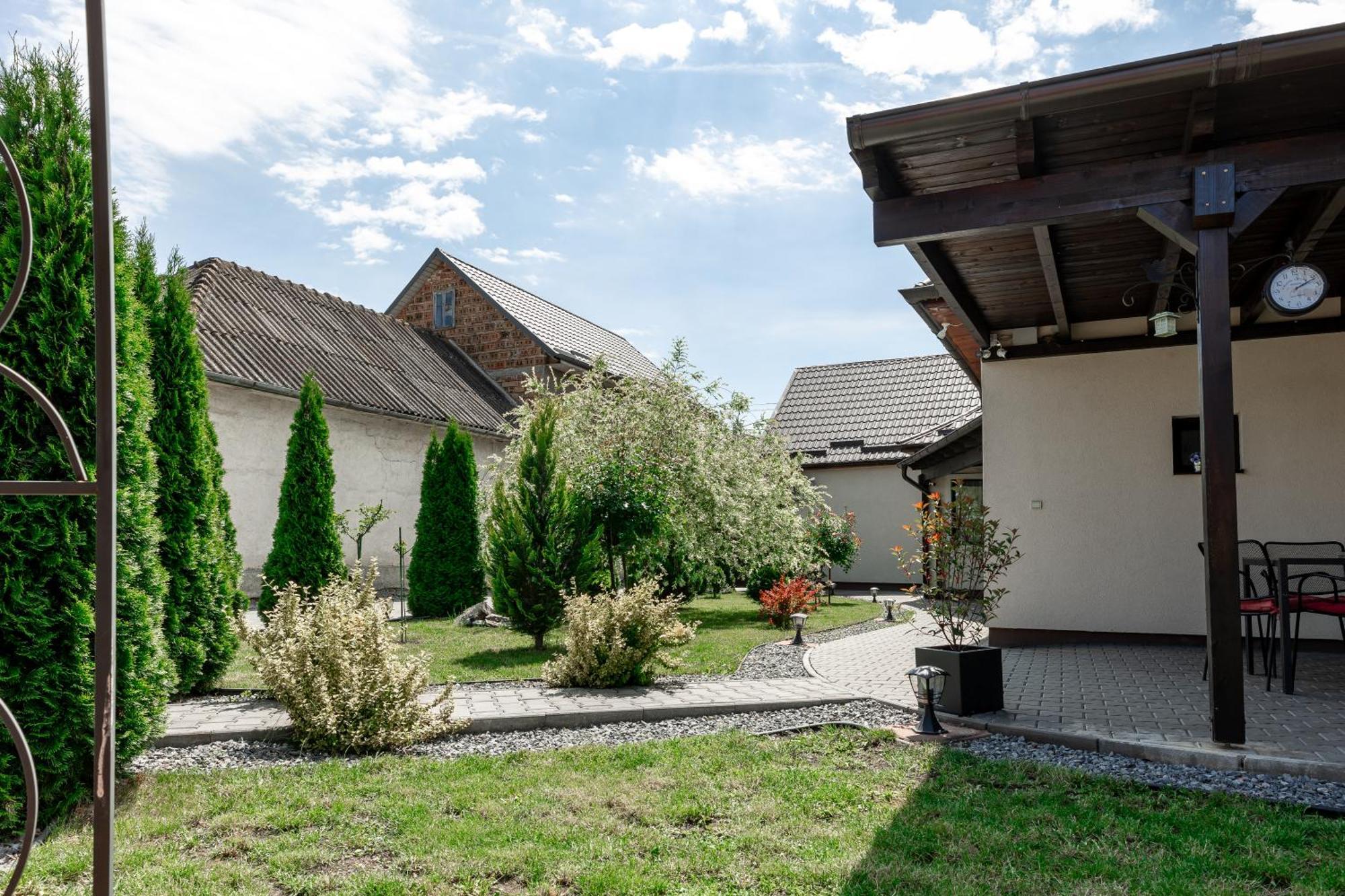 Salt Orchid Apartments Turda Exterior foto