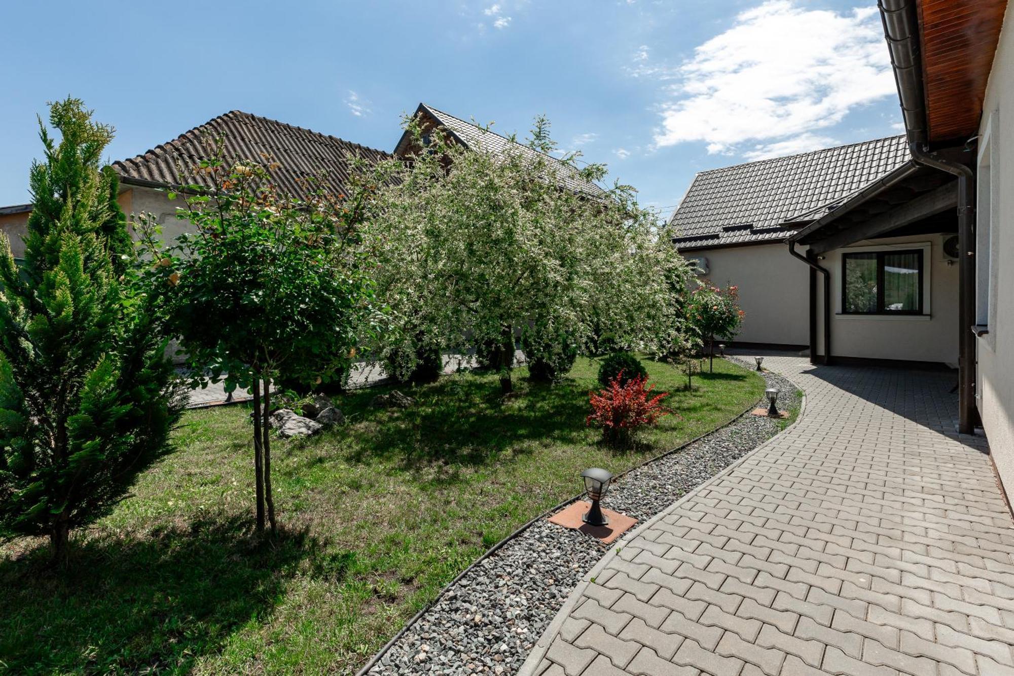 Salt Orchid Apartments Turda Exterior foto